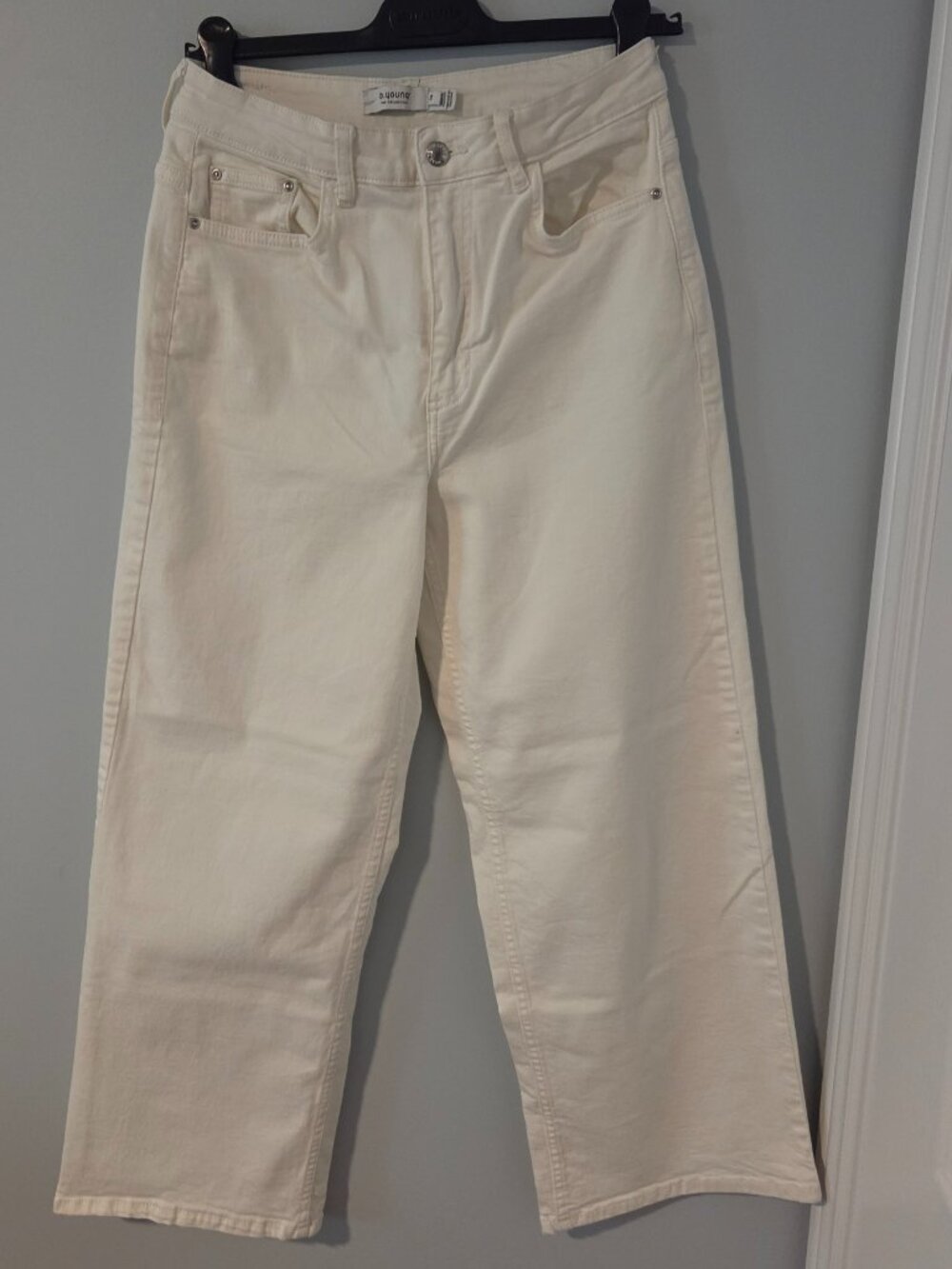 B Young Cream Jeans